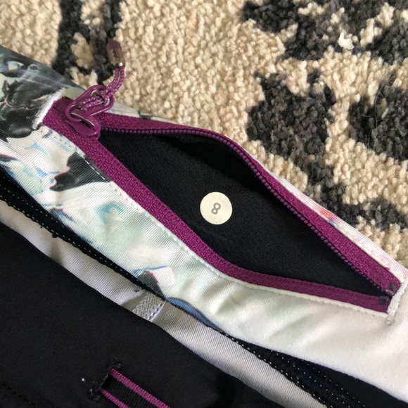 LULULEMON inspire crop II full luxtreme 8 - Picture 5 of 12